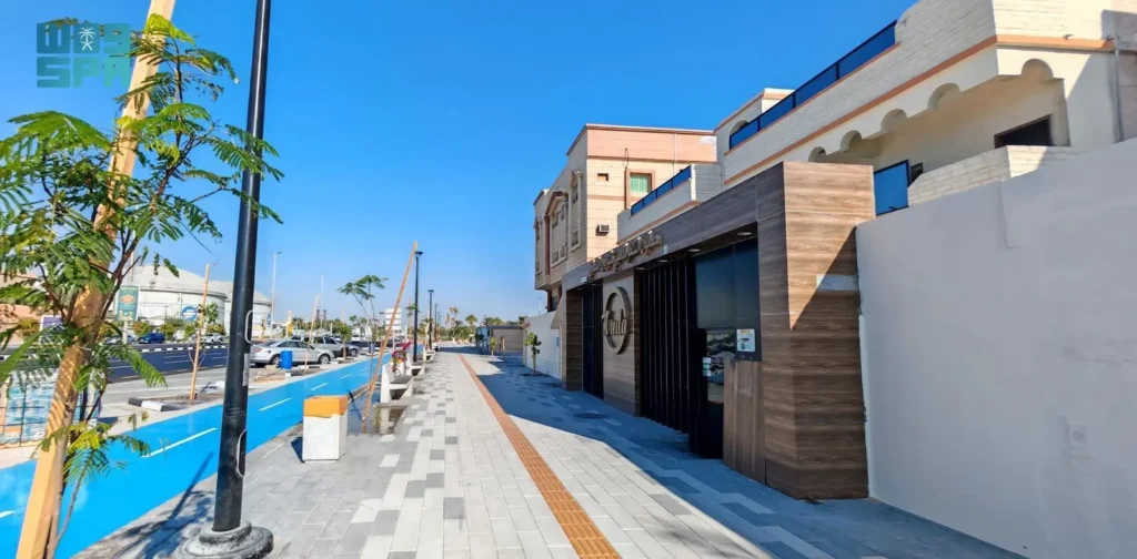 أمانة الشرقية تنهي أعمال تطوير مشروع طريق الملك عبدالعزيز برأس تنورة أمانة الشرقية تنهي أعمال تطوير مشروع طريق الملك عبدالعزيز برأس تنورة